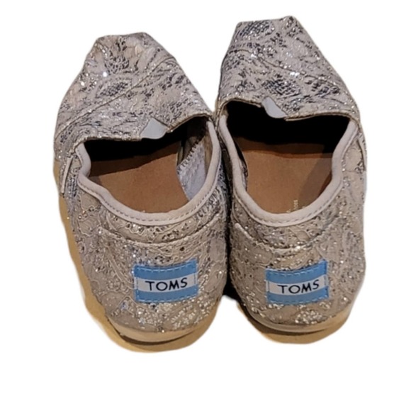 Toms Silver Floral Lace Sequin Flats Size 7 - Picture 4 of 8